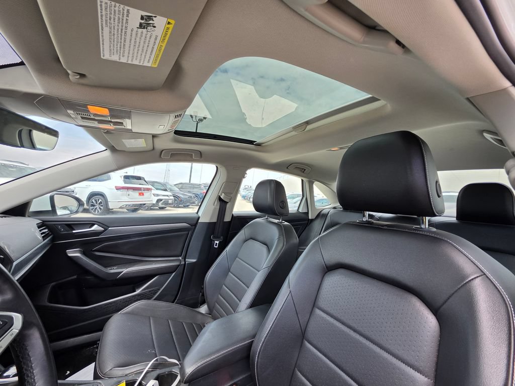 Used 2023 Volkswagen Jetta SE FWD image 14