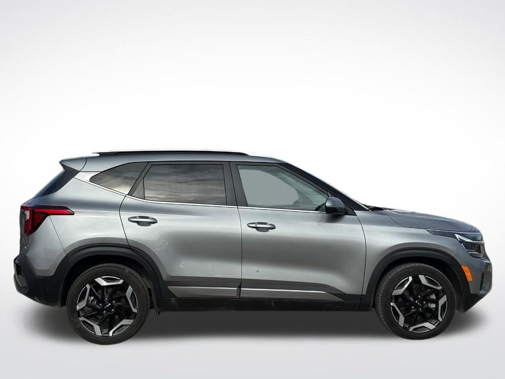 Used 2025 Kia Seltos SX image 2