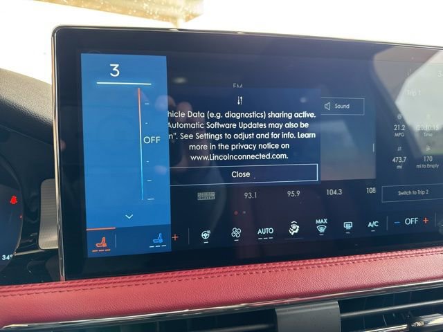 Used 2025 Lincoln Corsair Reserve w/ Equipment Group 202A image 22