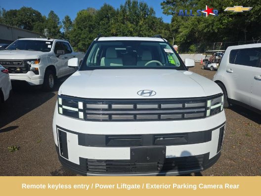 Used 2026 Hyundai Santa Fe SEL FWD image 2