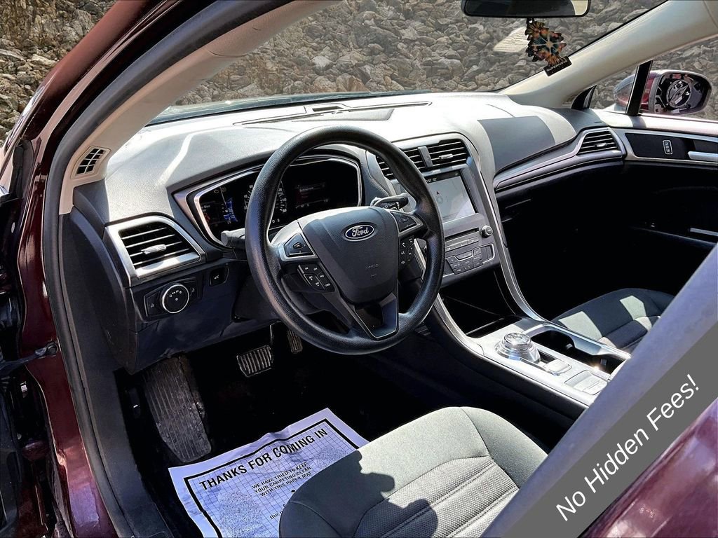 Used 2017 Ford Fusion SE w/ Fusion SE Technology Package FWD image 10