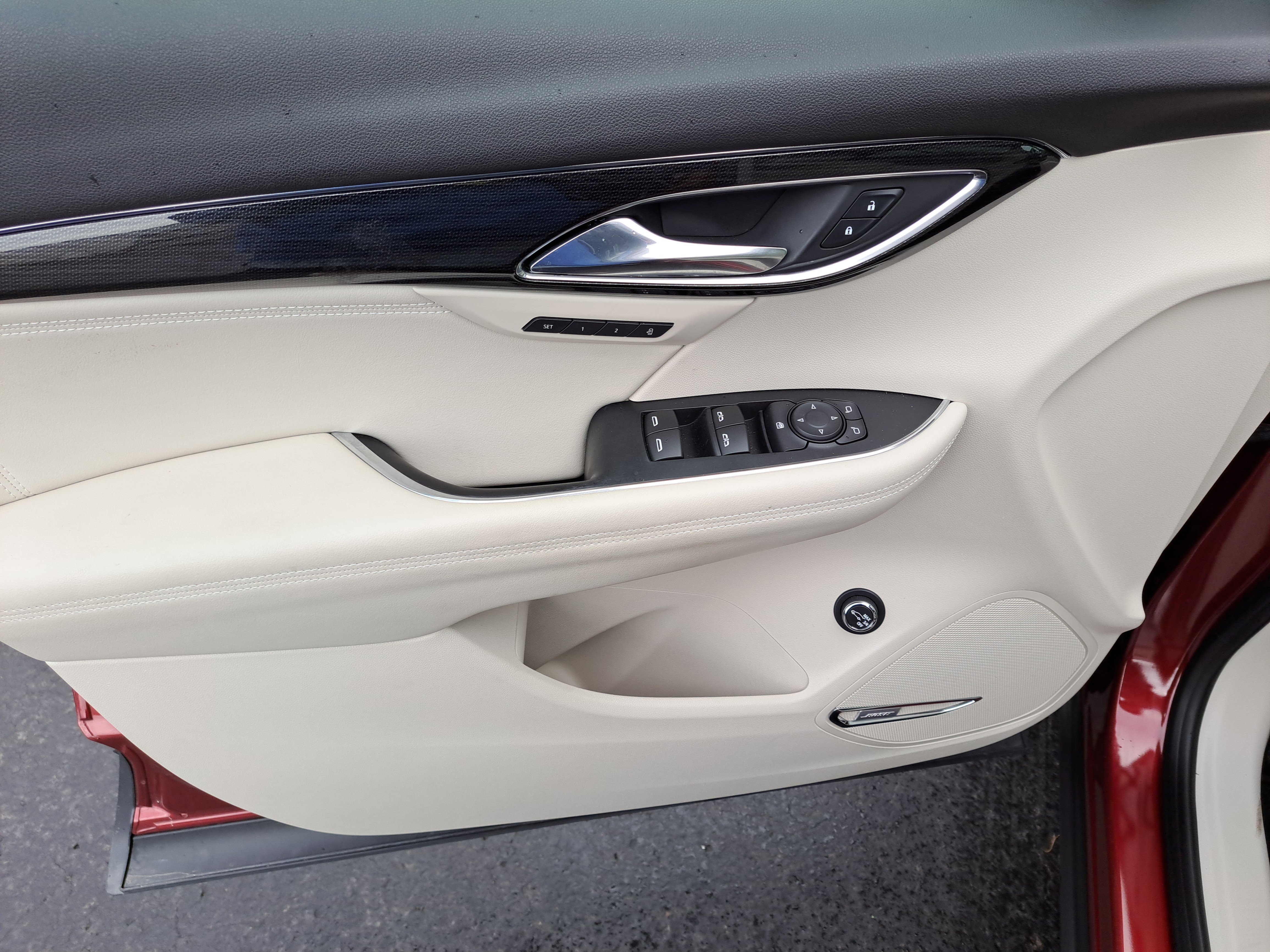 Used 2022 Buick Envision Essence w/ Technology Package I image 14