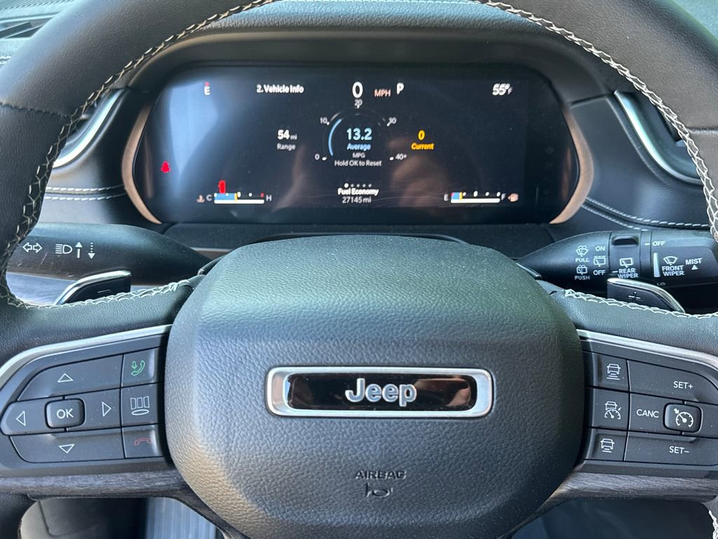 Used 2023 Jeep Grand Cherokee L Limited w/ Black Appearance Package AWD/4WD image 6