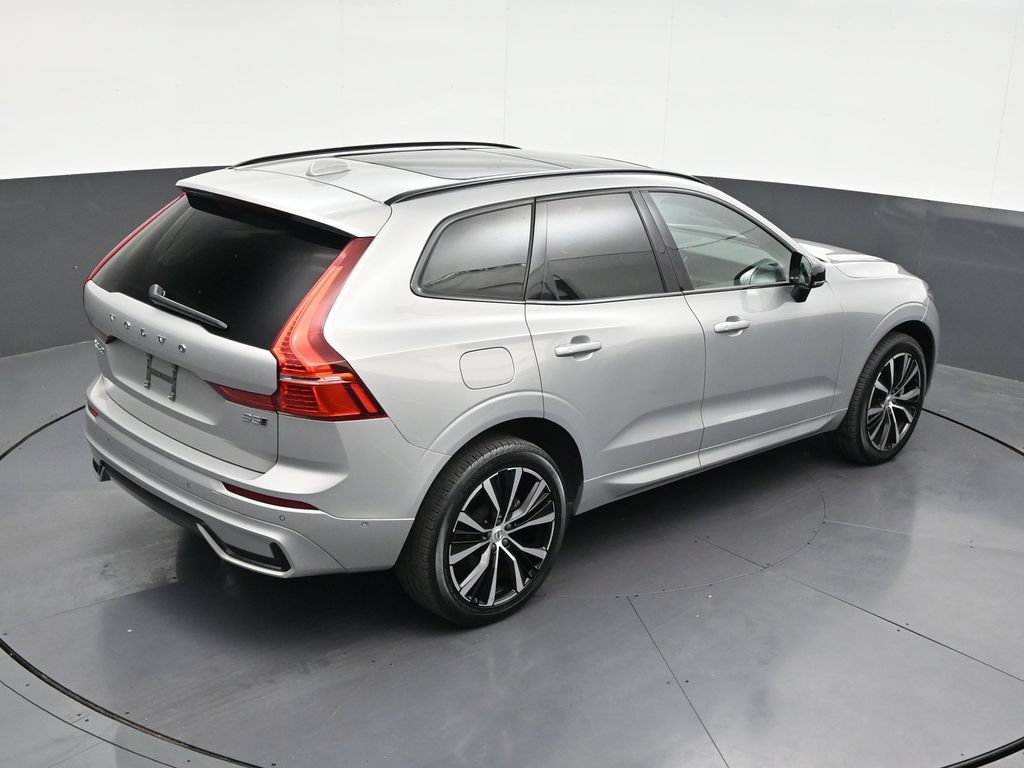 Certified 2024 Volvo XC60 B5 Plus AWD/4WD image 19