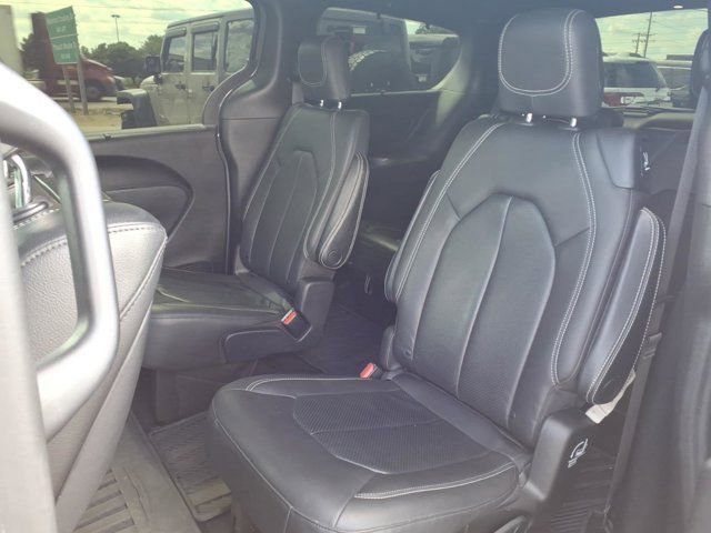 Used 2020 Chrysler Pacifica Touring-L w/ Advanced Safetytec Group AWD/4WD image 20
