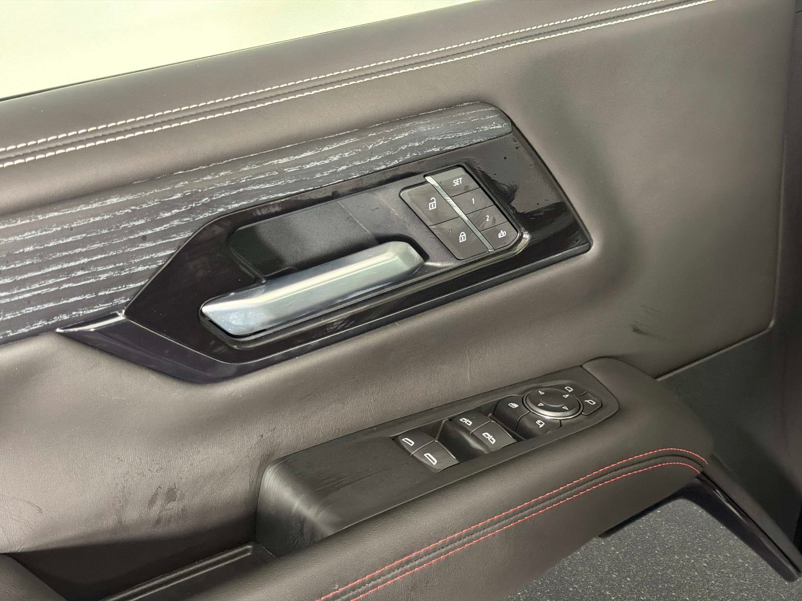 Used 2026 GMC Yukon AT4 Ultimate w/ LPO, Floor Liner Package AWD/4WD image 38
