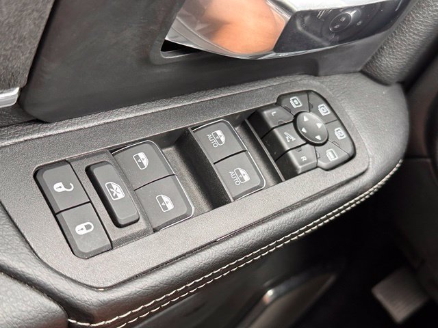 New 2026 RAM 2500 Laramie AWD/4WD image 12