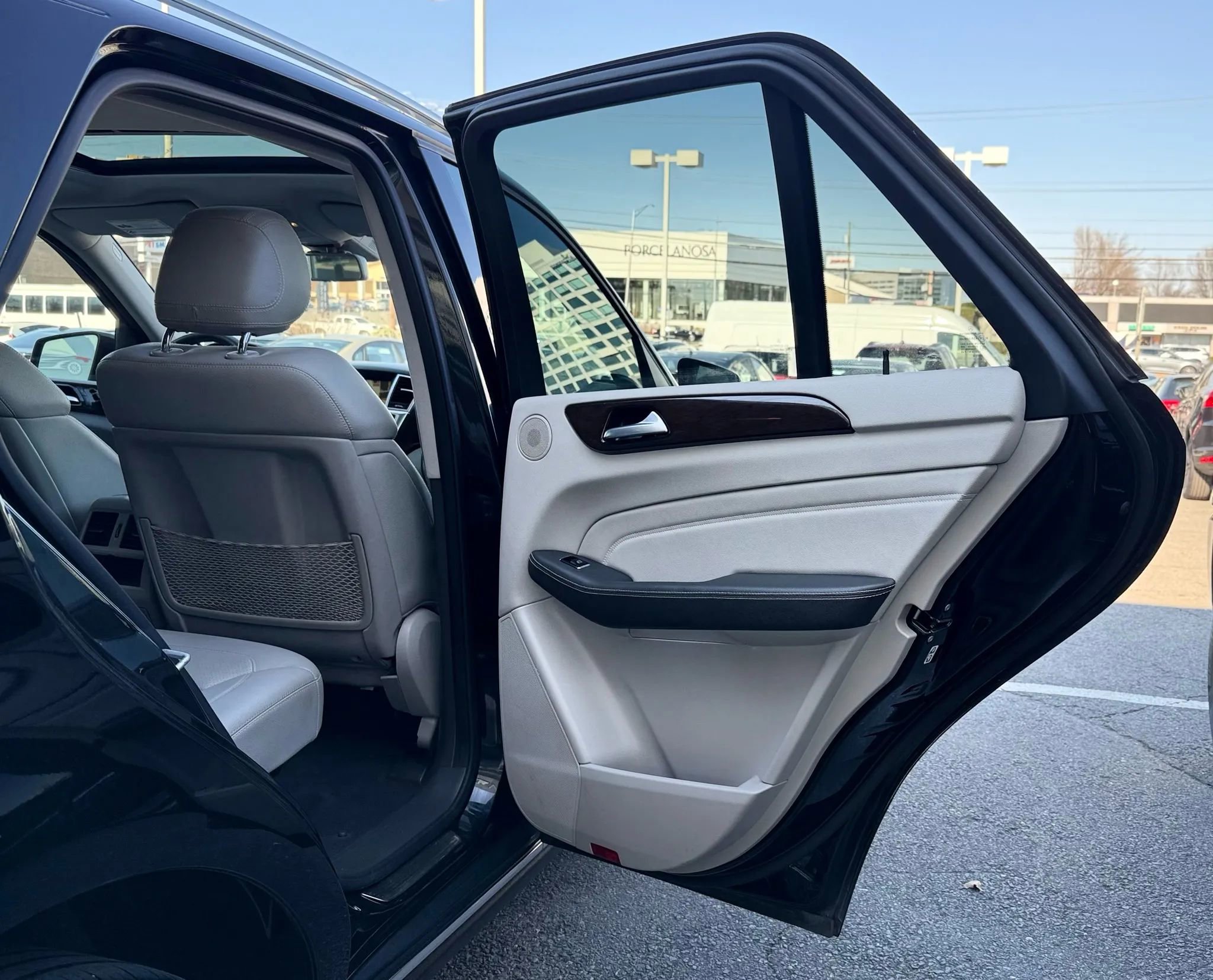 Used 2014 Mercedes-Benz ML 350 4MATIC w/ Premium 1 Package image 31