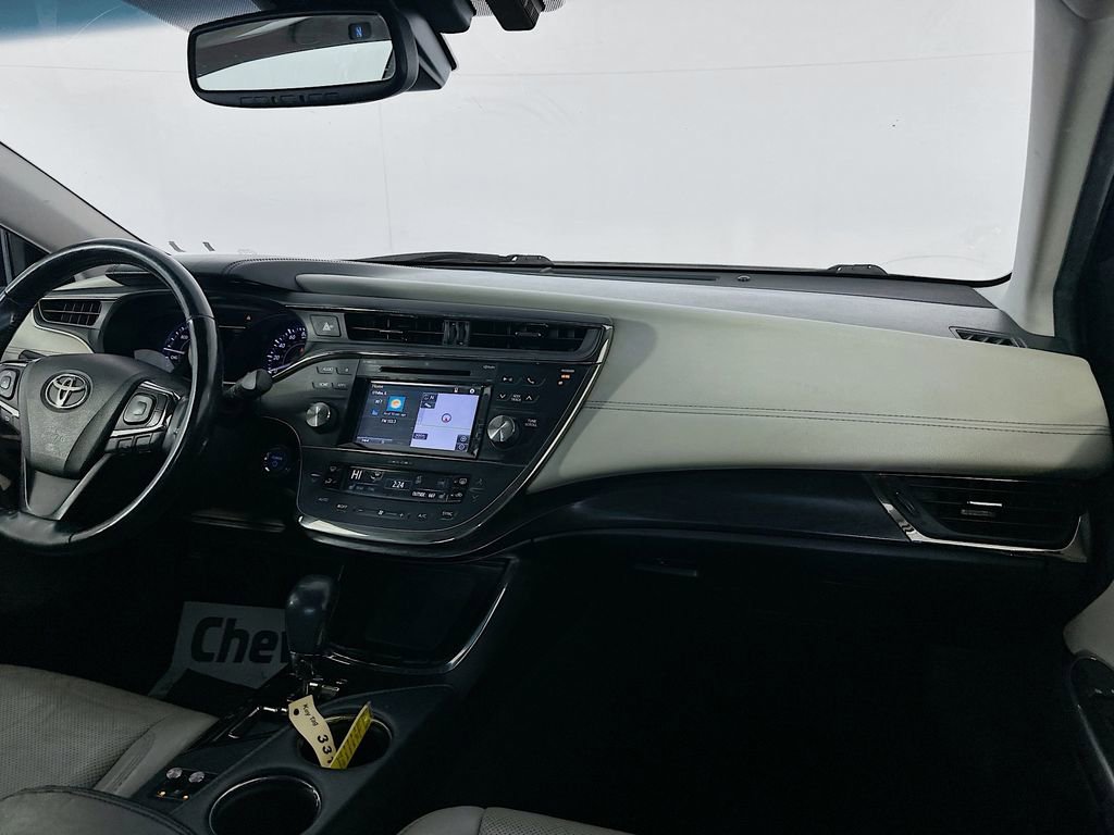 Used 2018 Toyota Avalon Limited image 23