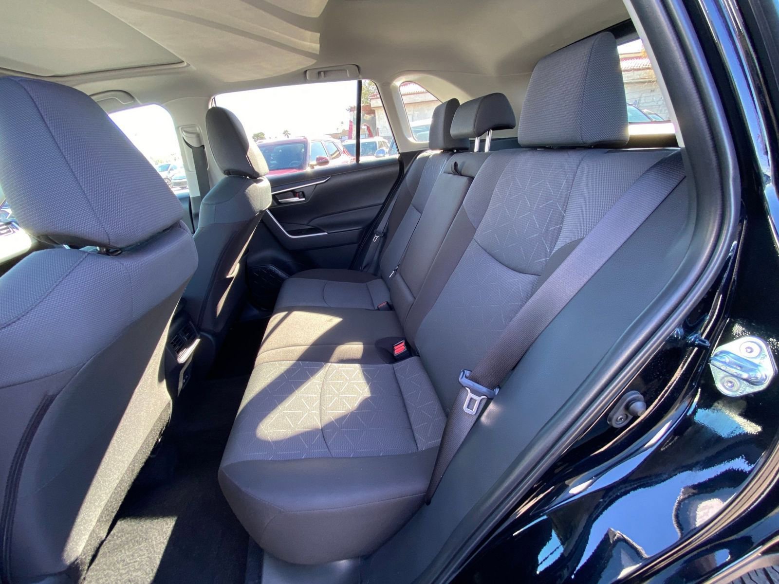 Used 2025 Toyota RAV4 XLE image 25