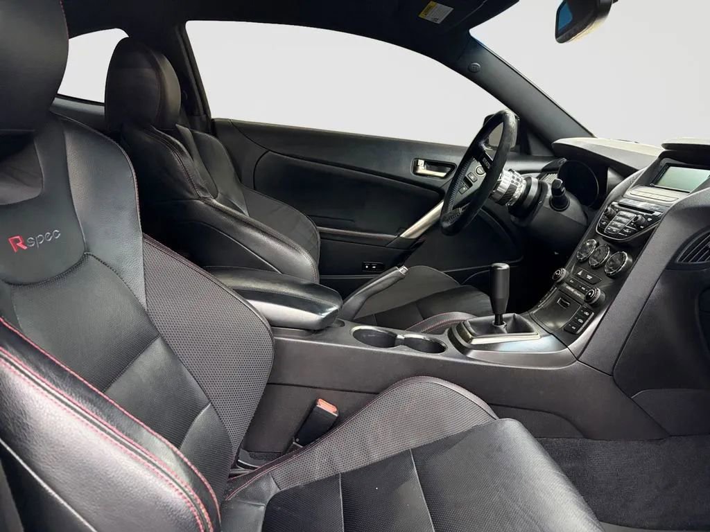 Used 2015 Hyundai Genesis 3.8 RWD image 15