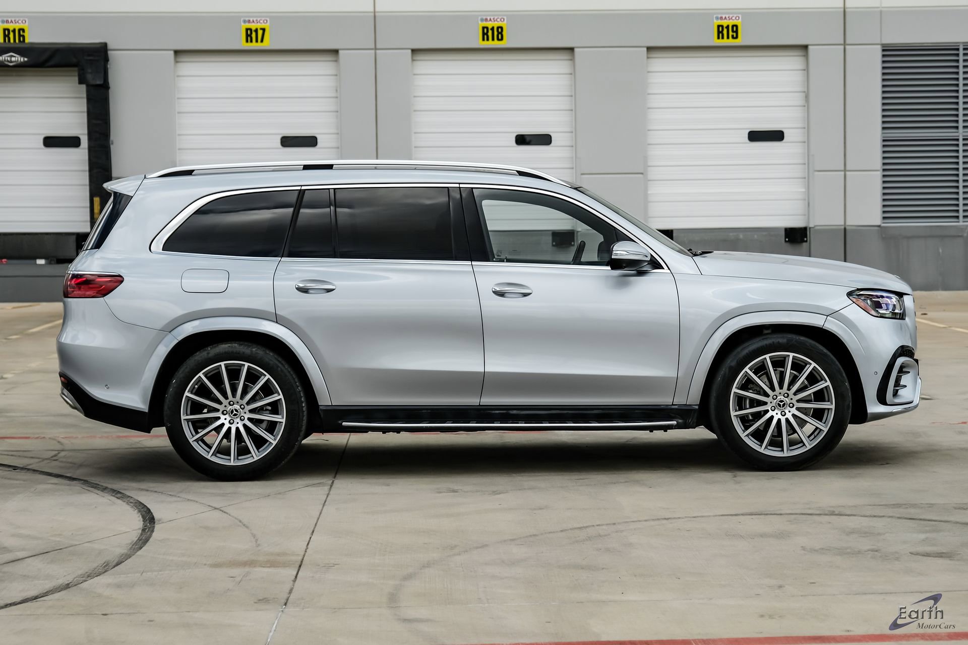 Used 2025 Mercedes-Benz GLS 580 4MATIC image 20