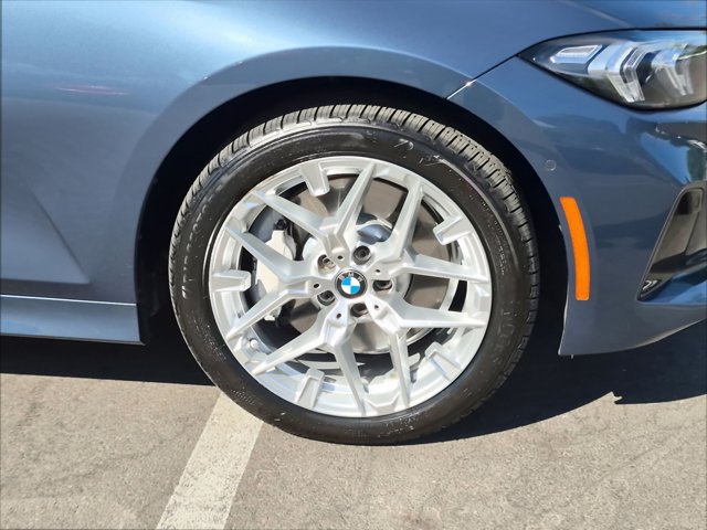 Used 2026 BMW 330i xDrive Sedan w/ Premium Package AWD/4WD image 25