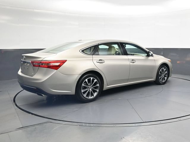 Used 2016 Toyota Avalon XLE Premium FWD image 4