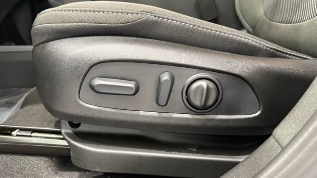 New 2027 Chevrolet Bolt LT w/ Comfort Package FWD image 12