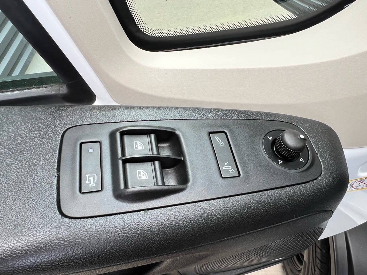 Used 2022 RAM ProMaster 2500 w/ Convenience Group FWD image 22