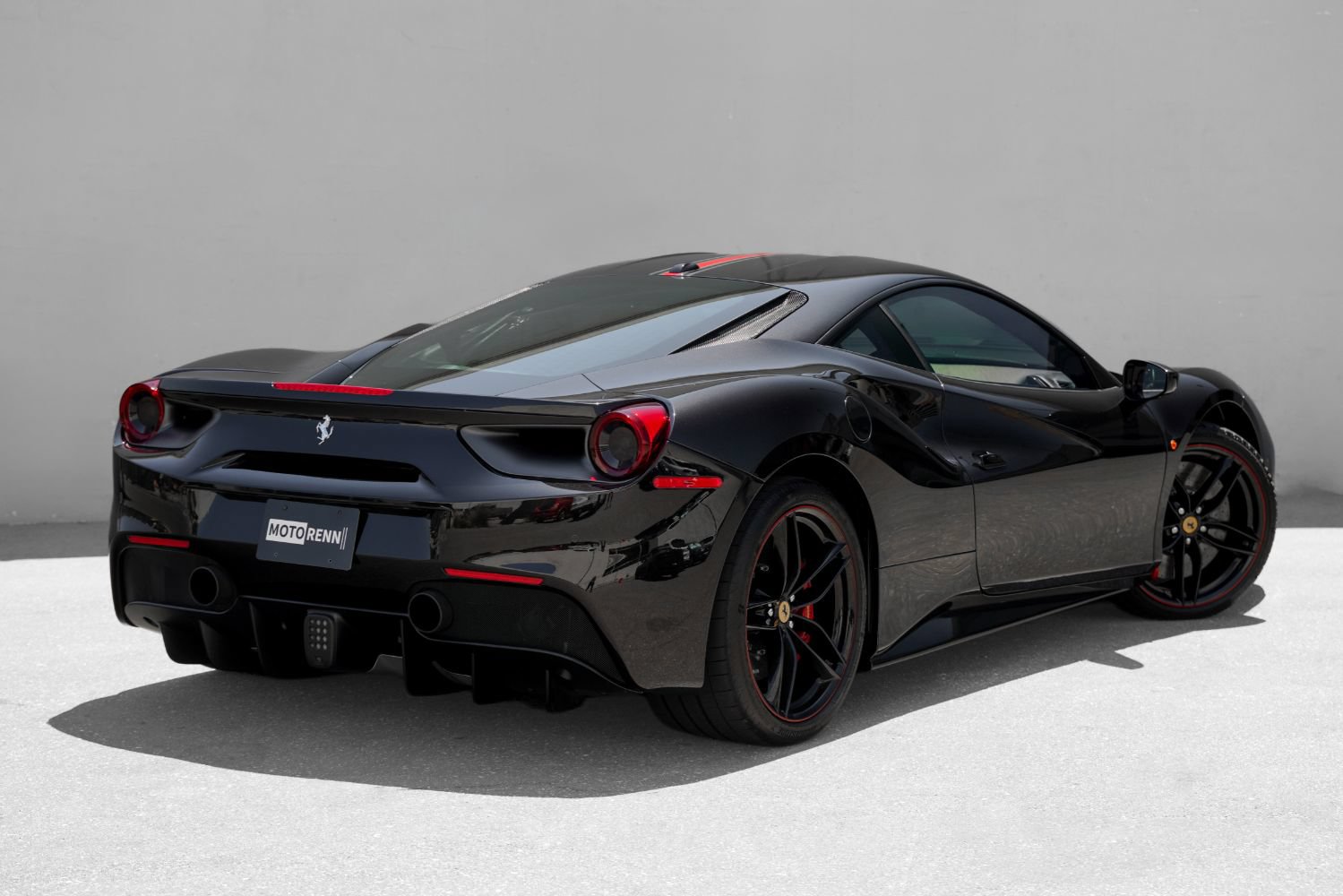 Used 2017 Ferrari 488 GTB RWD image 3