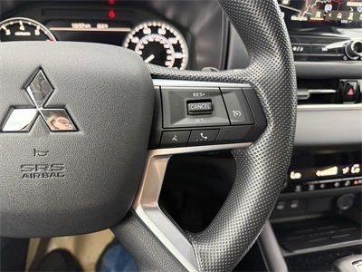 New 2026 Mitsubishi Outlander SE image 34