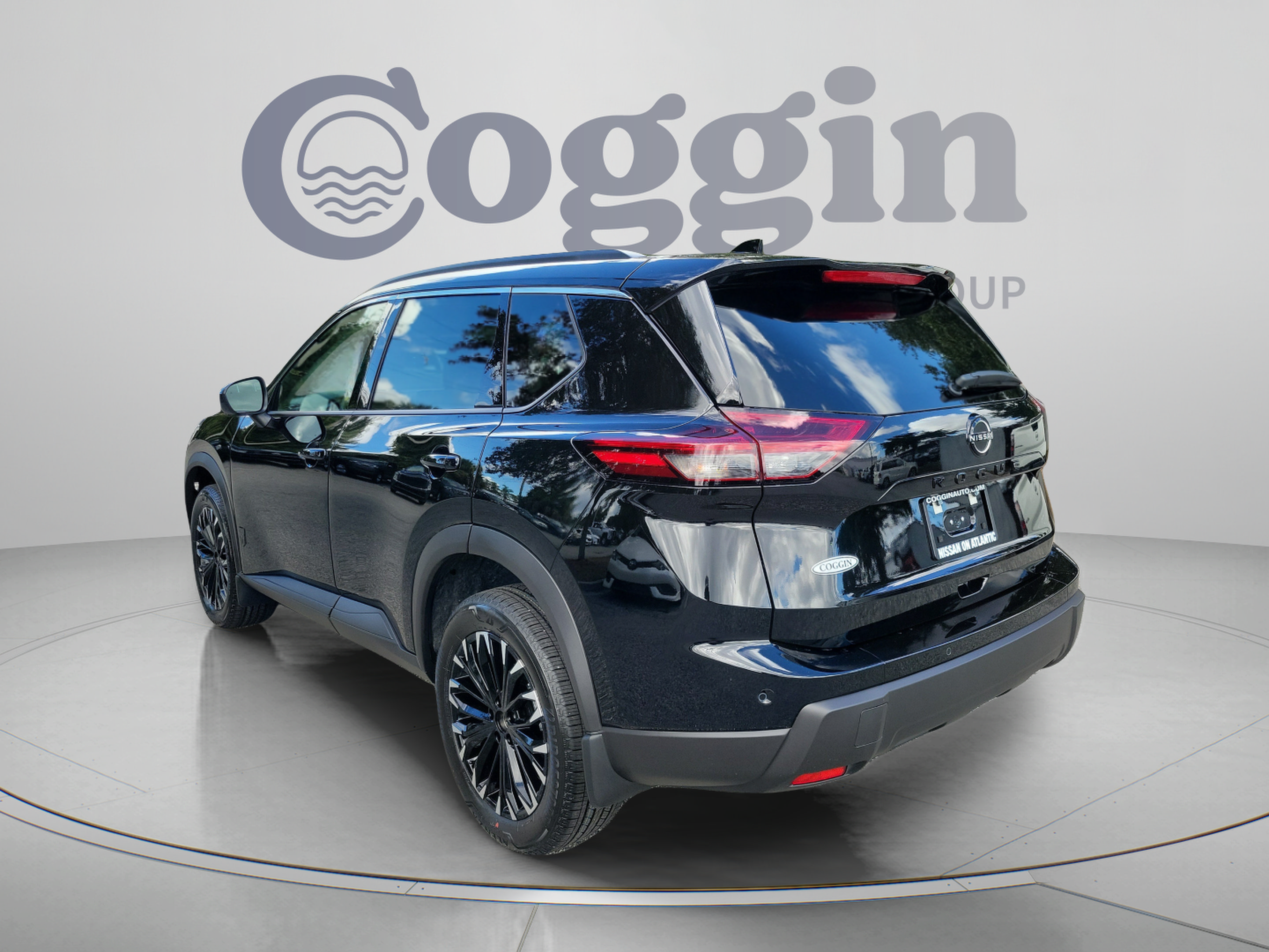 New 2026 Nissan Rogue Dark Armor FWD image 3