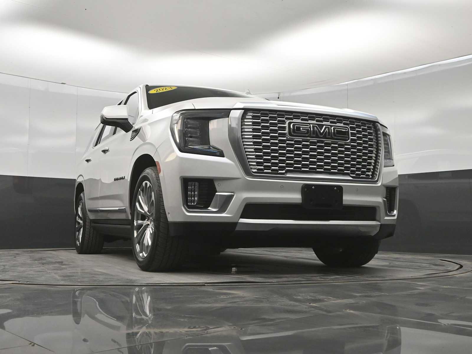 Used 2023 GMC Yukon Denali w/ Denali Reserve Package AWD/4WD image 38