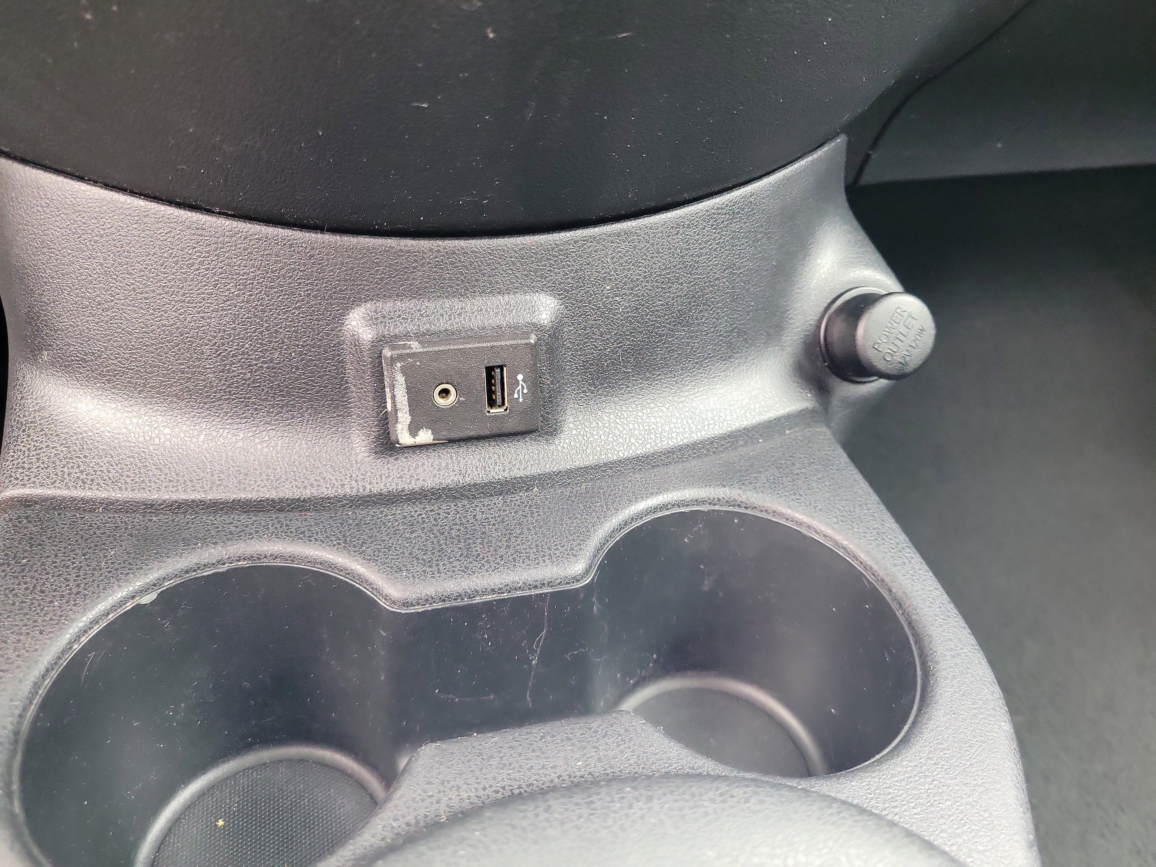 Used 2017 Nissan Versa SV image 30