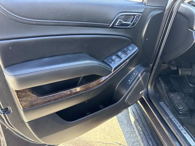 Used 2018 Chevrolet Suburban LT image 22