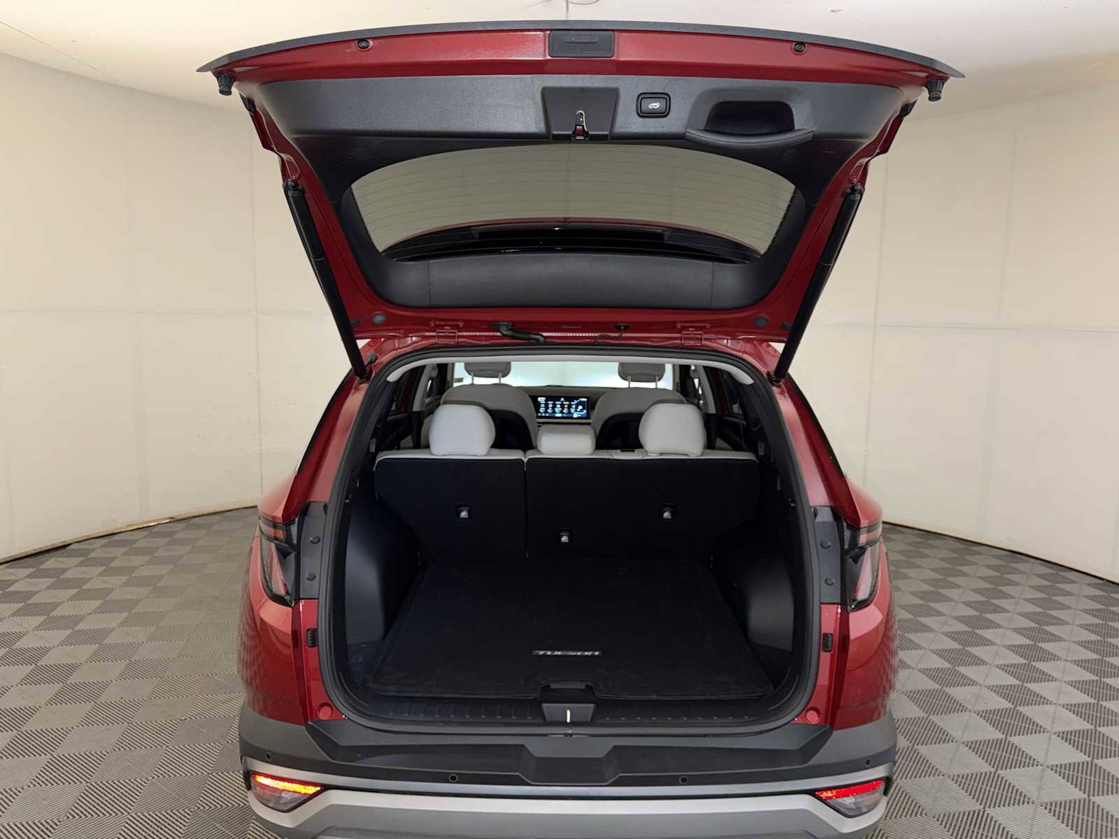 Used 2025 Hyundai Tucson Limited image 22