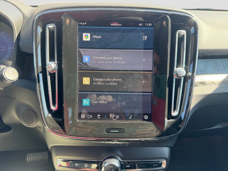 New 2024 Volvo XC40 Recharge Core w/ Protection Package Premier image 17