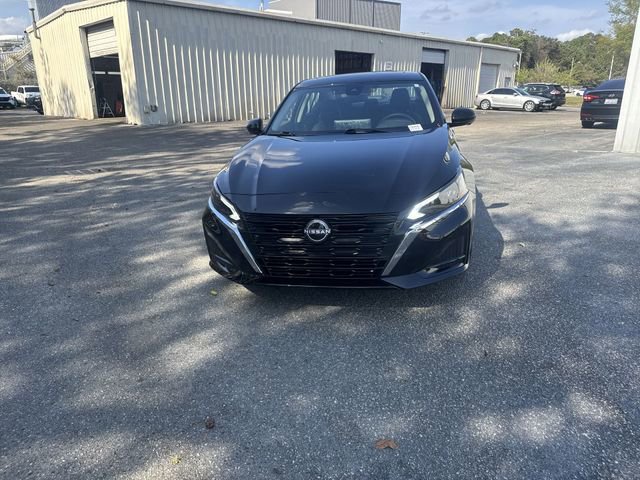 Used 2025 Nissan Altima 2.5 SL FWD image 2
