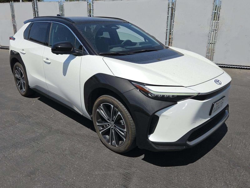 Used 2023 Toyota bZ4X FWD image 2