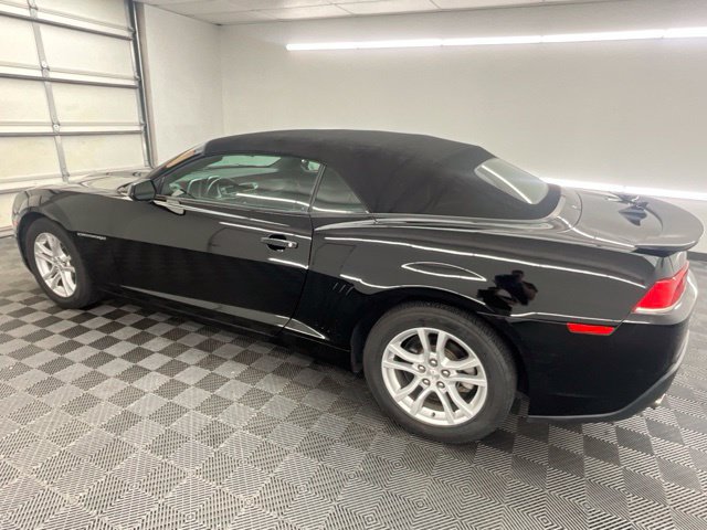 Used 2015 Chevrolet Camaro LT RWD image 19