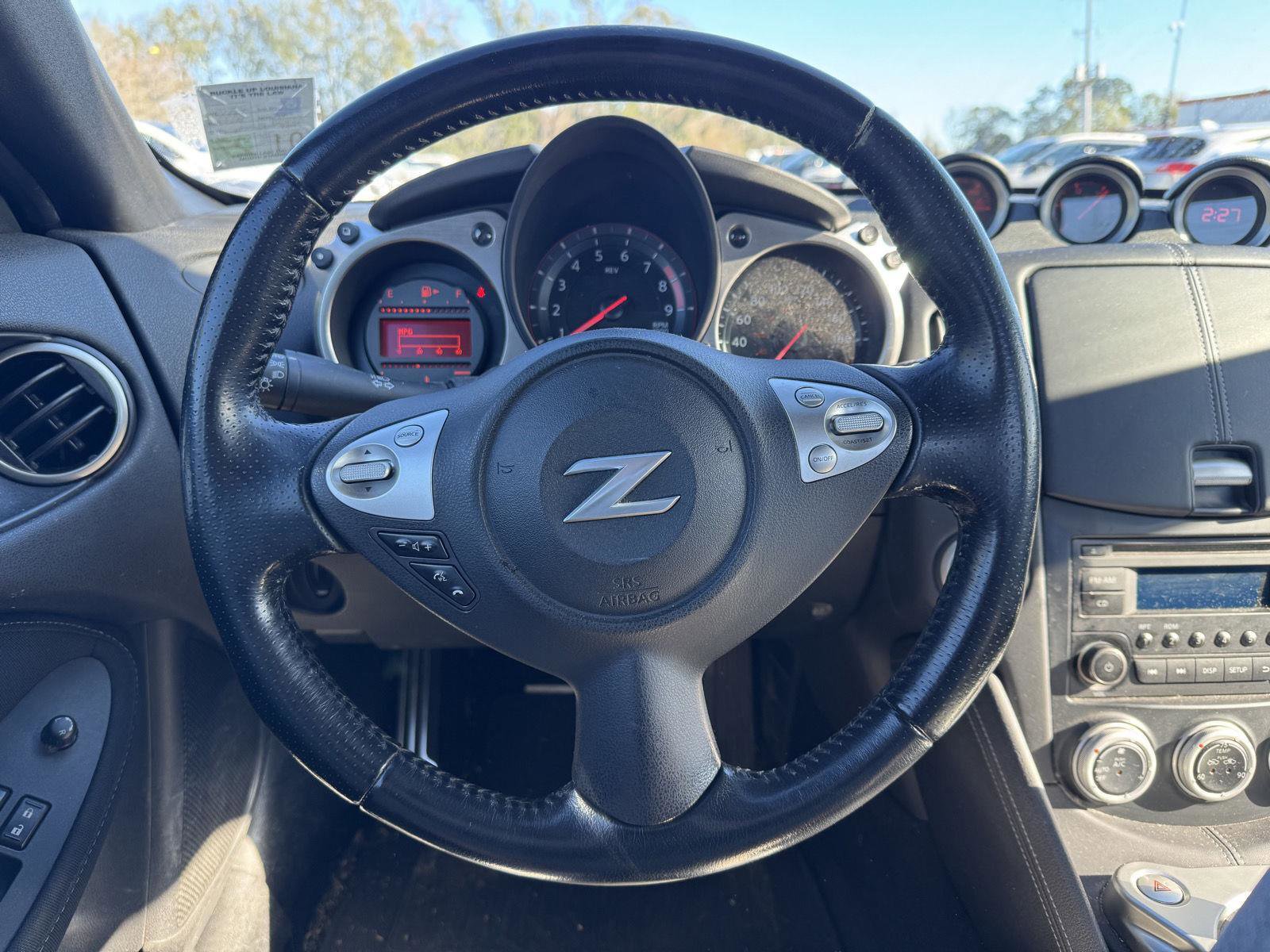 Used 2016 Nissan 370Z Base image 9