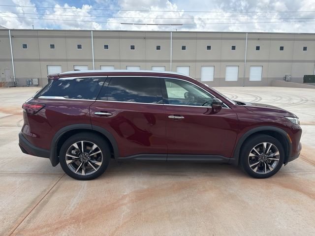 Certified 2023 INFINITI QX60 Luxe w/ Performance Audio Package image 3