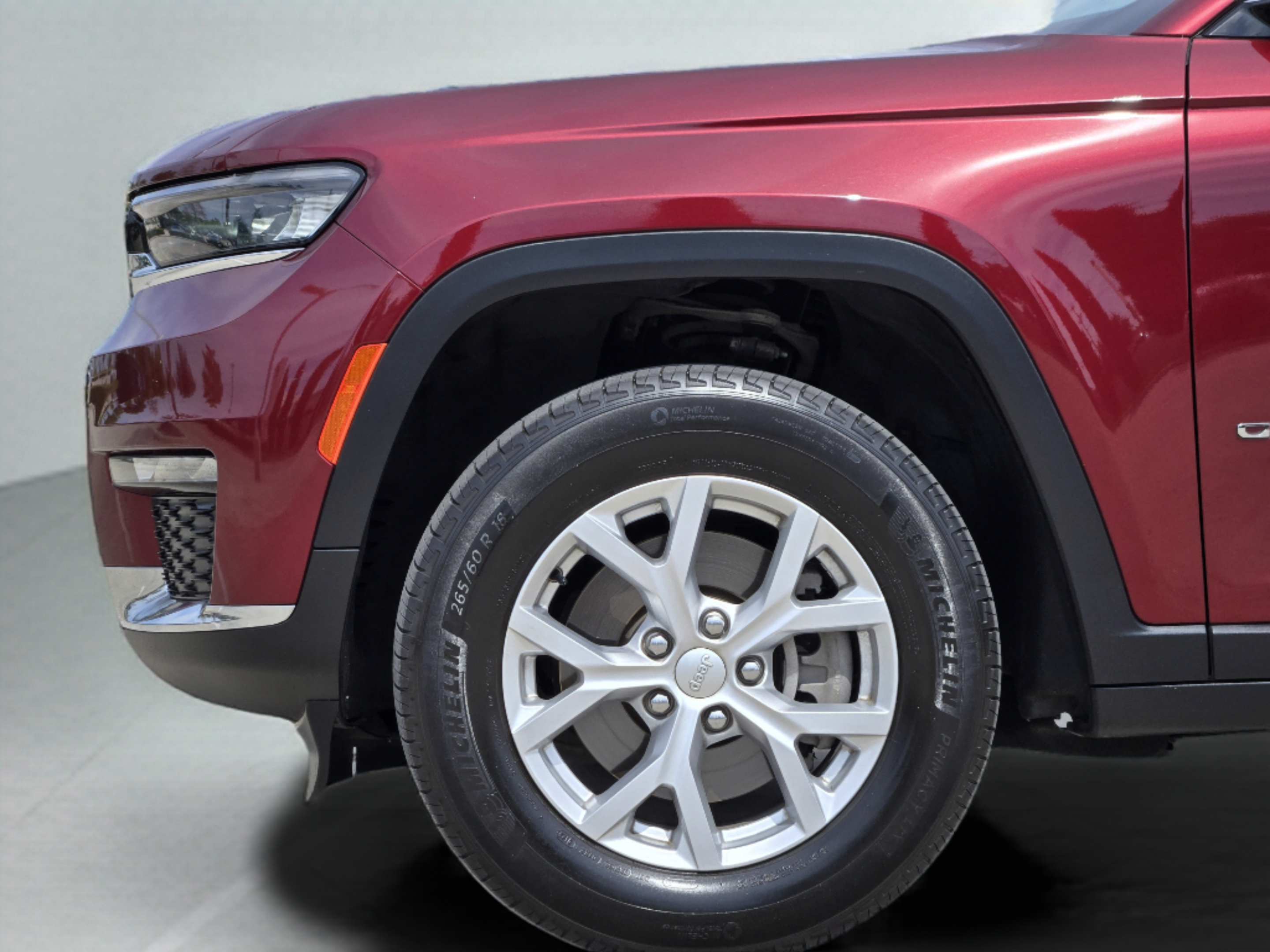 Used 2023 Jeep Grand Cherokee L Limited AWD/4WD image 35
