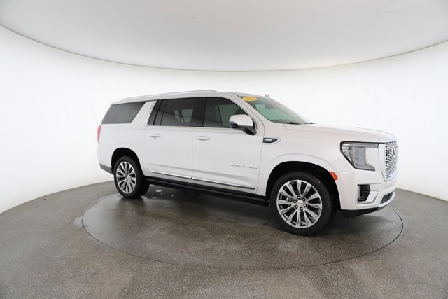 Used 2023 GMC Yukon XL Denali image 25