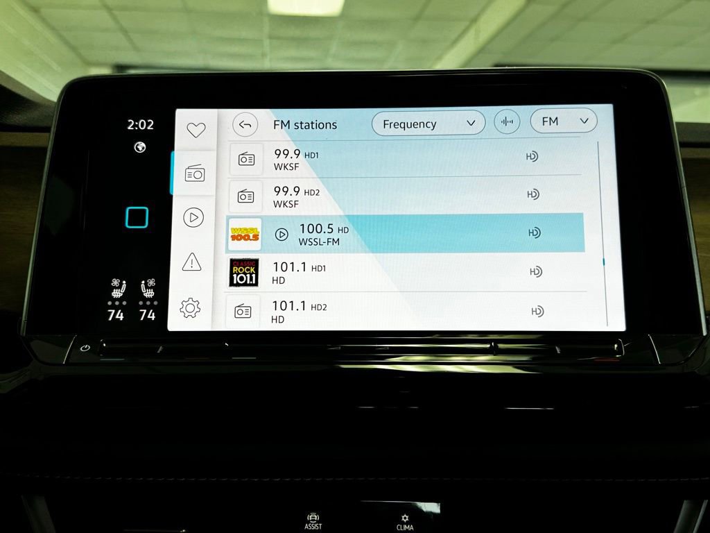 Used 2024 Volkswagen Atlas SE w/ Black Wheel Package image 18