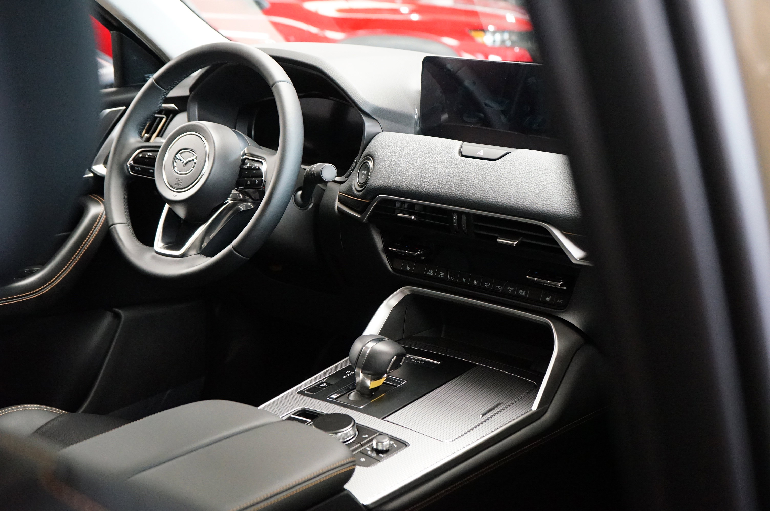 New 2025 MAZDA CX-70 Plug-In Hybrid w/ Premium Pkg image 28