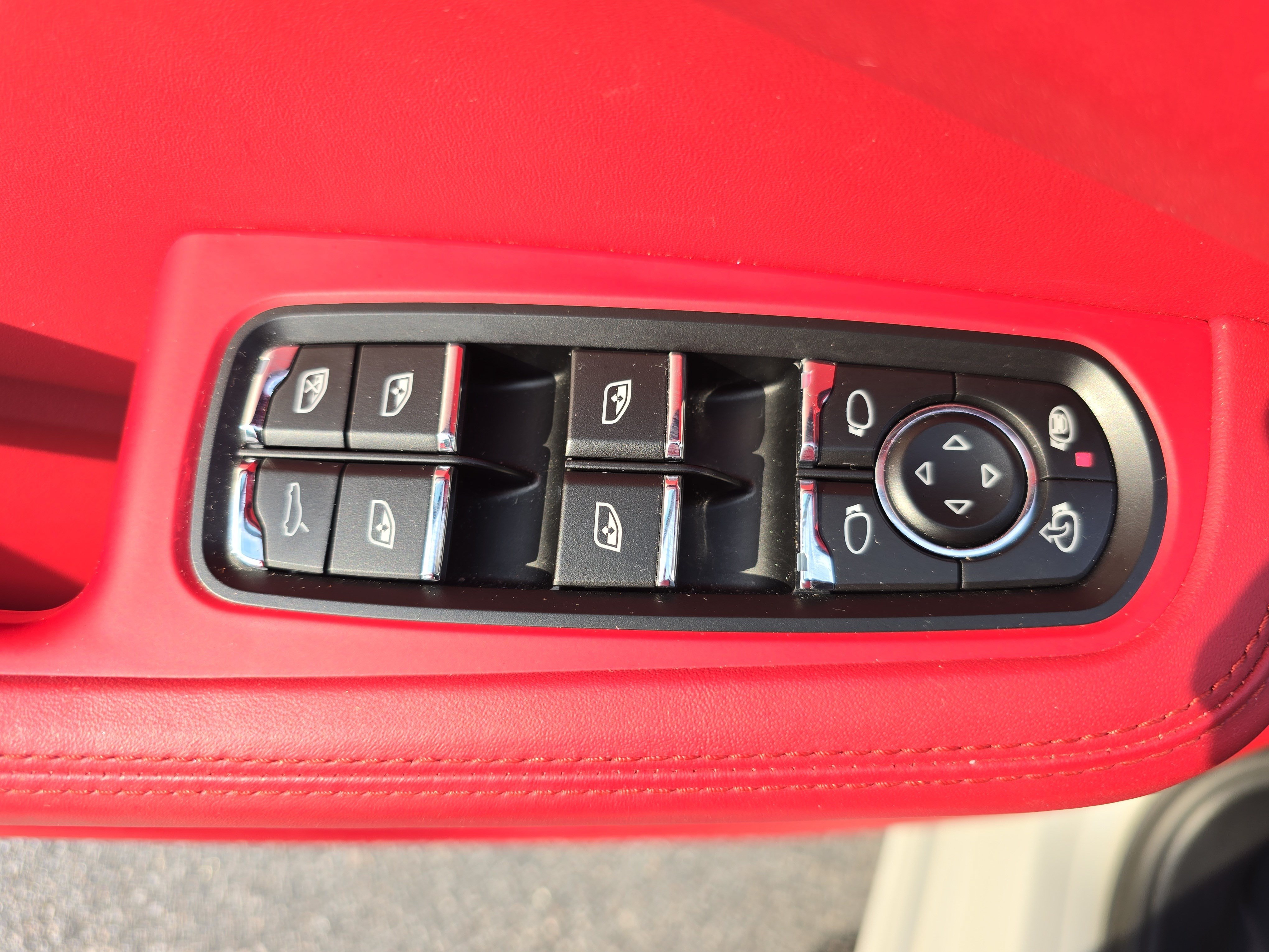 Used 2021 Porsche Macan GTS AWD/4WD image 26