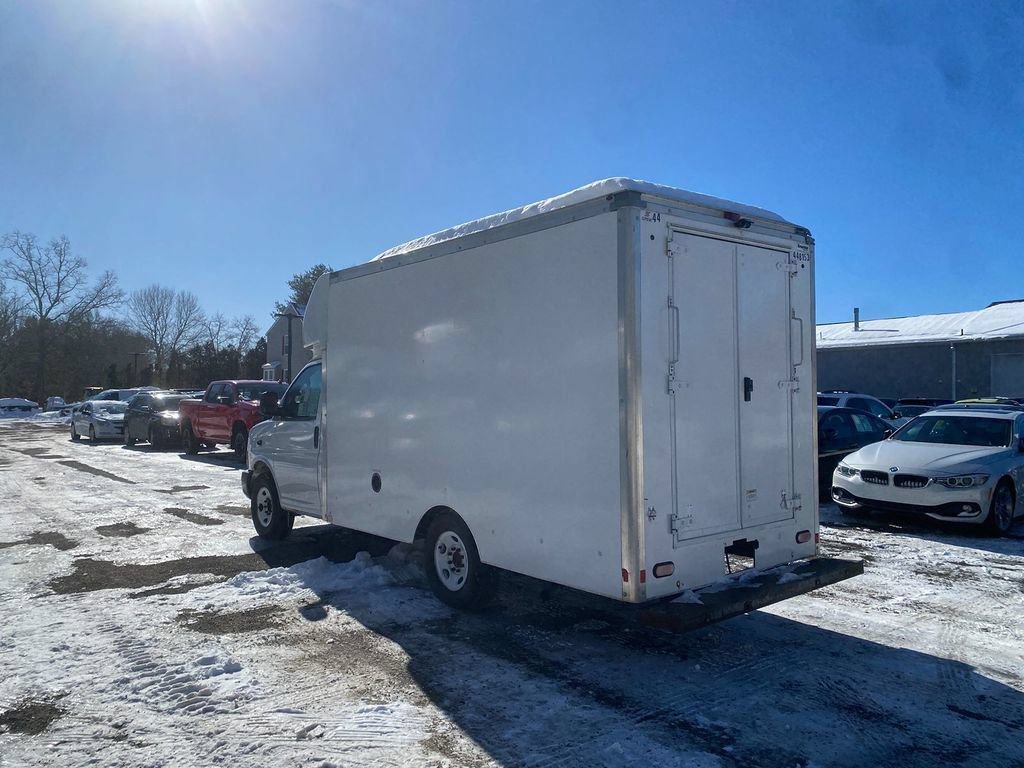 Used 2019 GMC Savana 3500 w/ Power Convenience Package RWD image 8