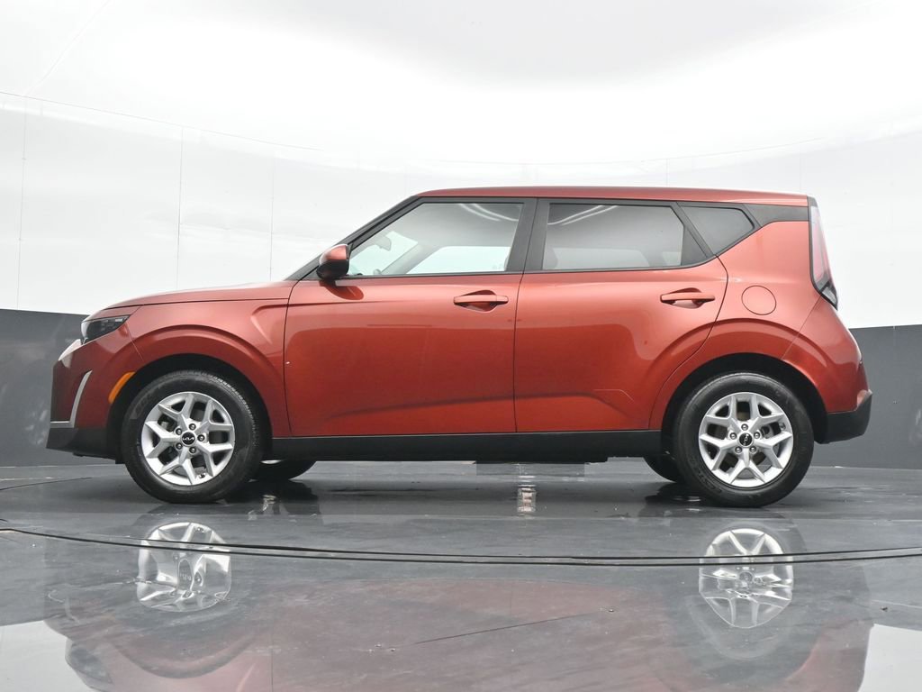 Used 2023 Kia Soul LX w/ Option Group 015 image 18