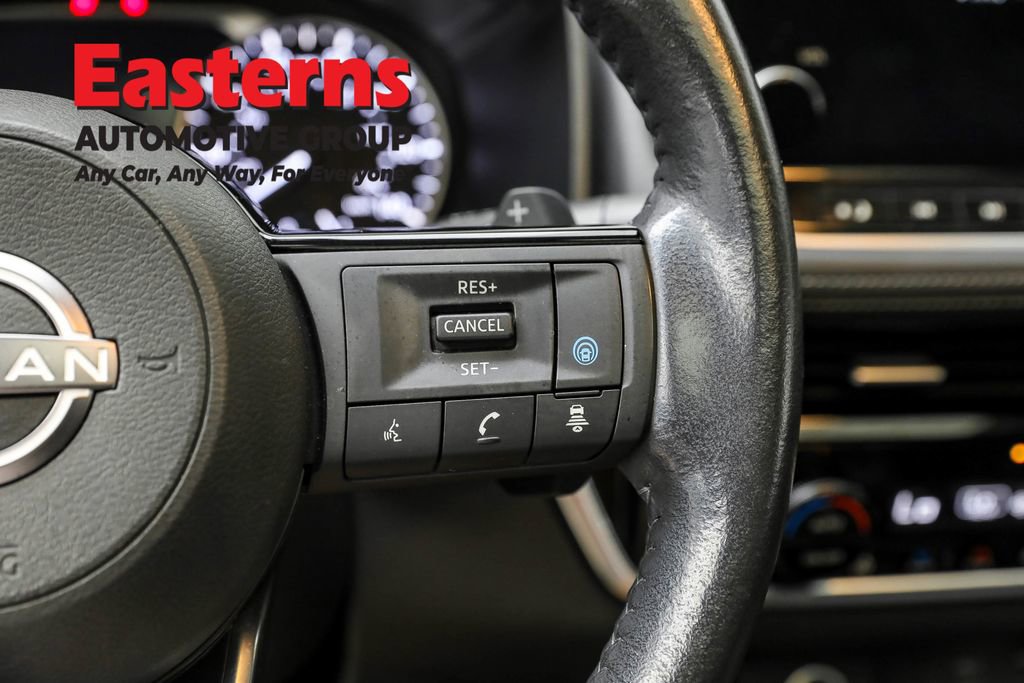 Used 2022 Nissan Rogue SL w/ SL Premium Package image 16