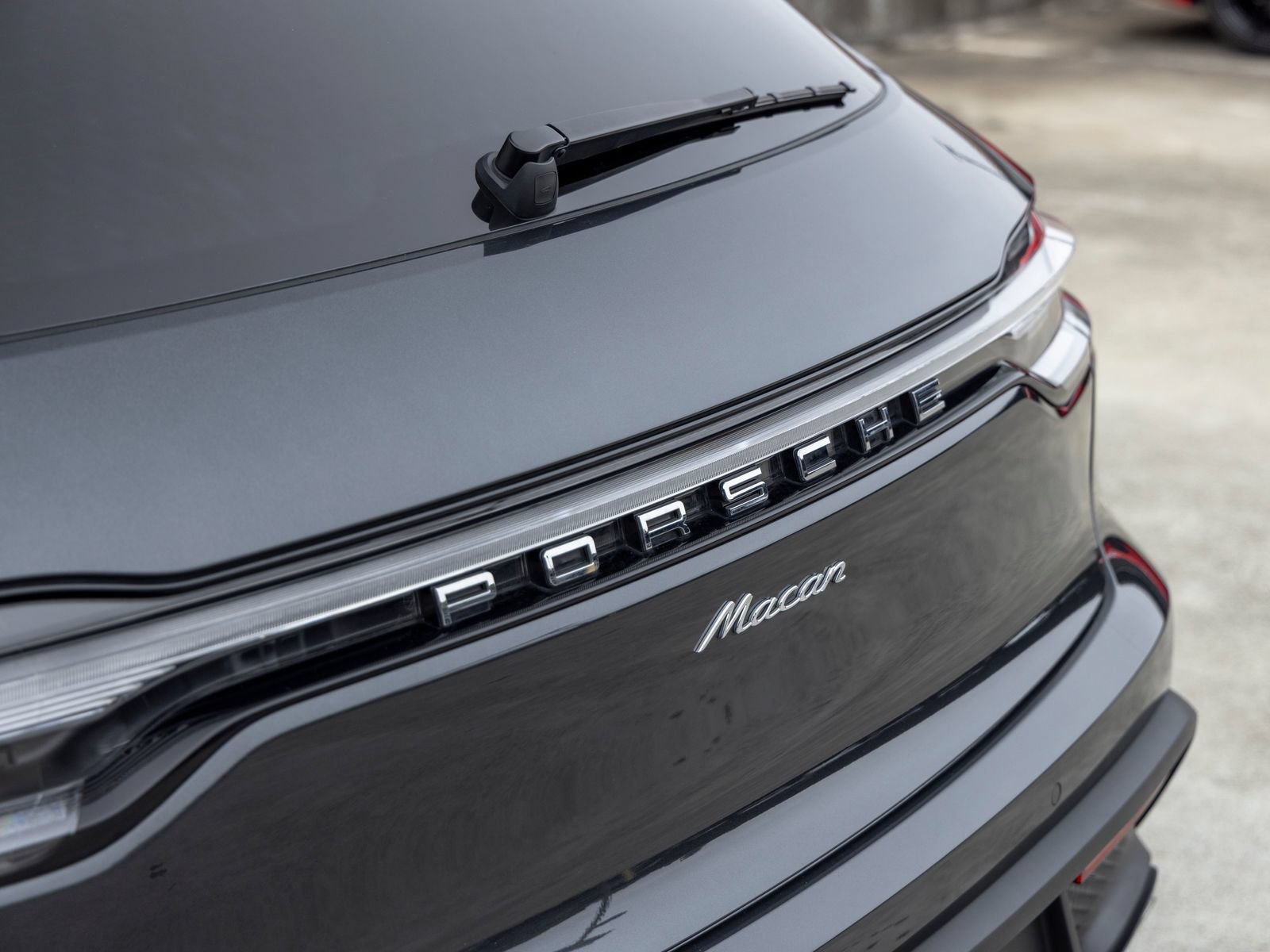 Certified 2022 Porsche Macan AWD/4WD image 19