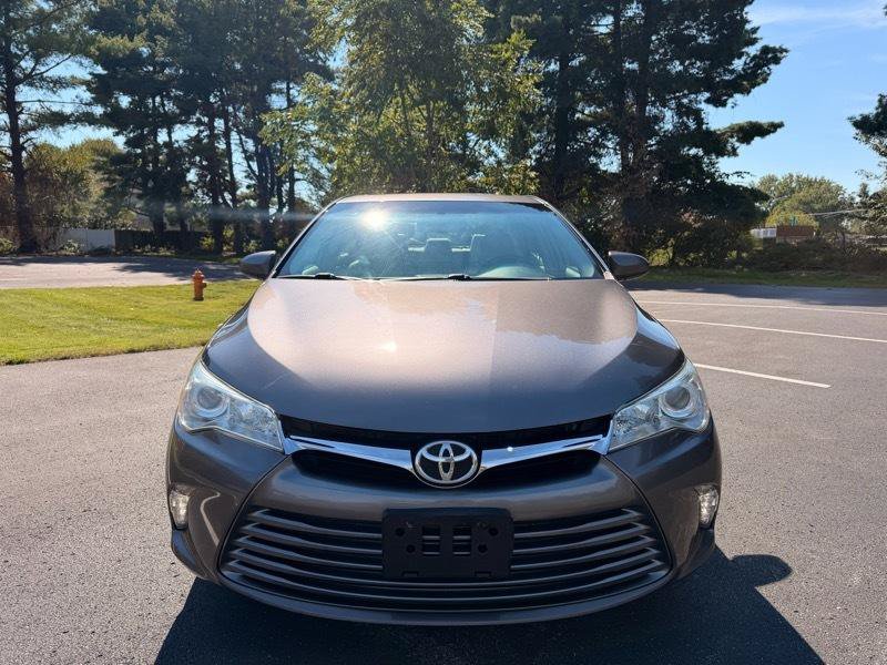 Used 2015 Toyota Camry XLE w/ Moonroof Package FWD image 3