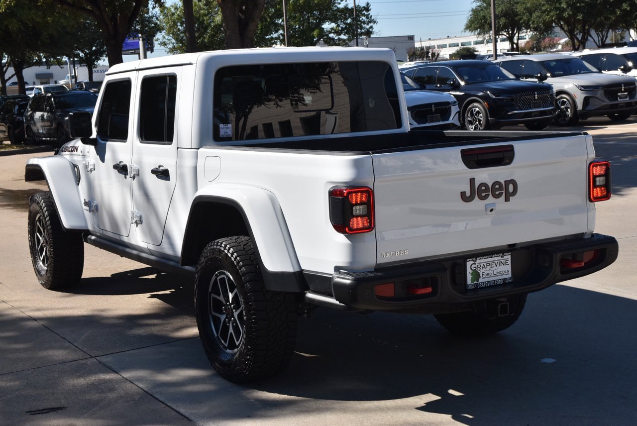 Used 2025 Jeep Gladiator Rubicon AWD/4WD image 10