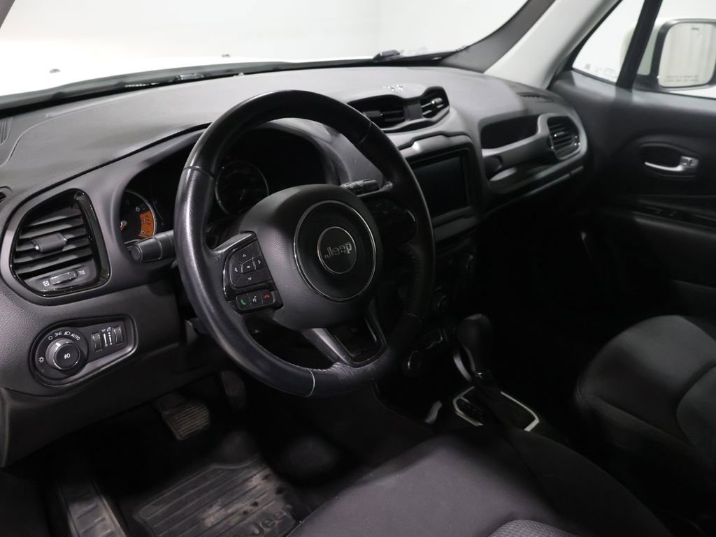 Used 2020 Jeep Renegade Altitude image 16
