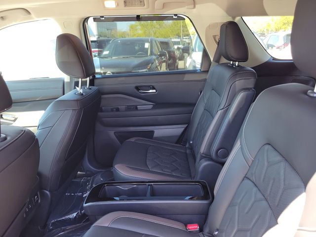 New 2026 Nissan Pathfinder Platinum image 25
