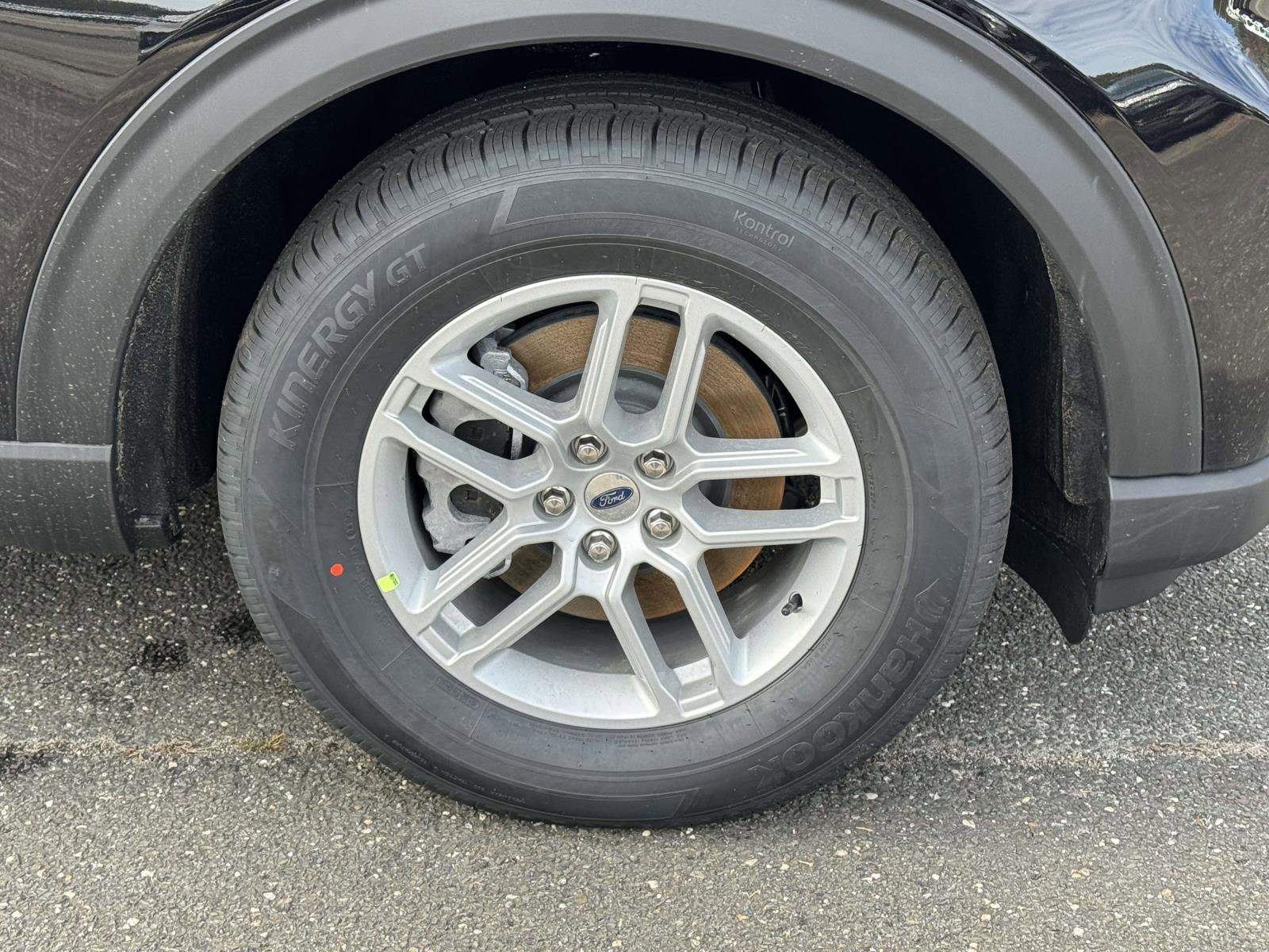 New 2026 Ford Explorer Active image 7