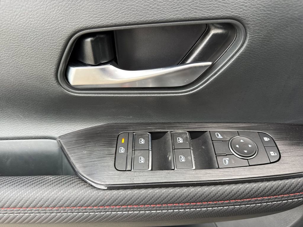 New 2026 Nissan Kicks SR w/ Cold Weather Package image 10