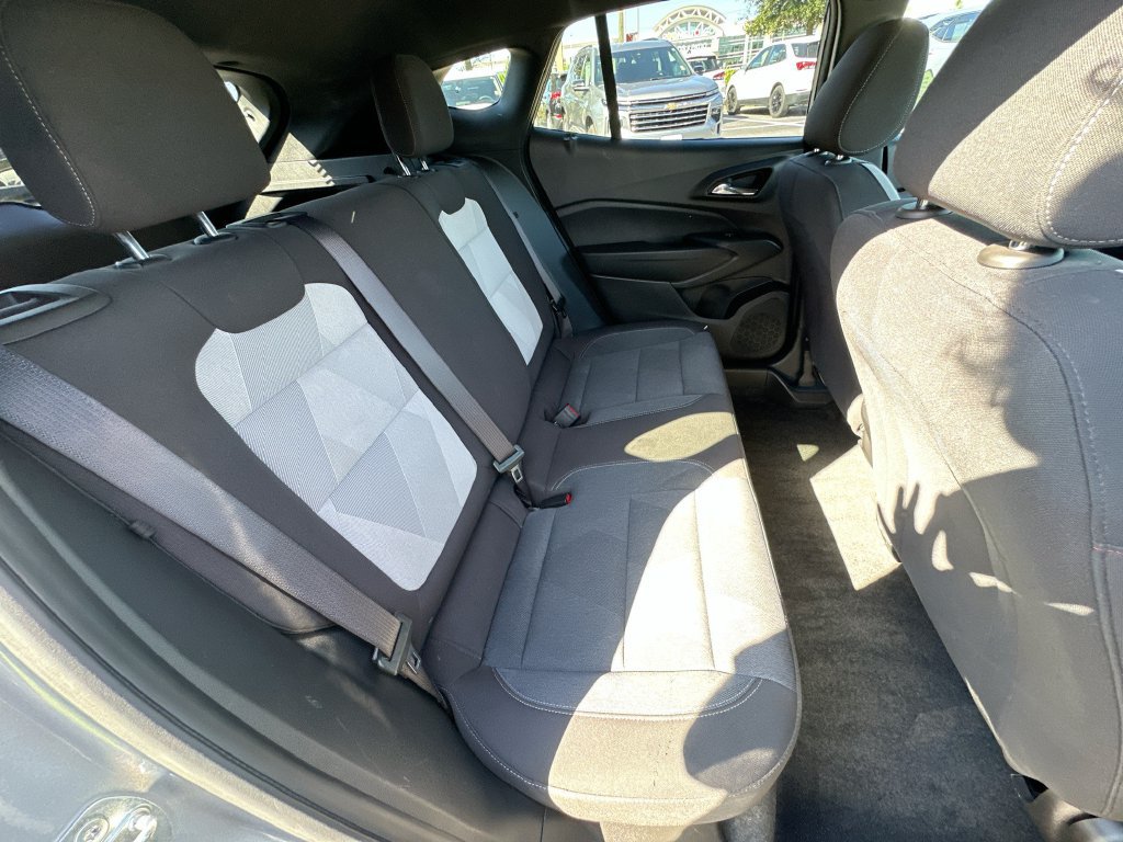 Certified 2024 Chevrolet Trax RS FWD image 25