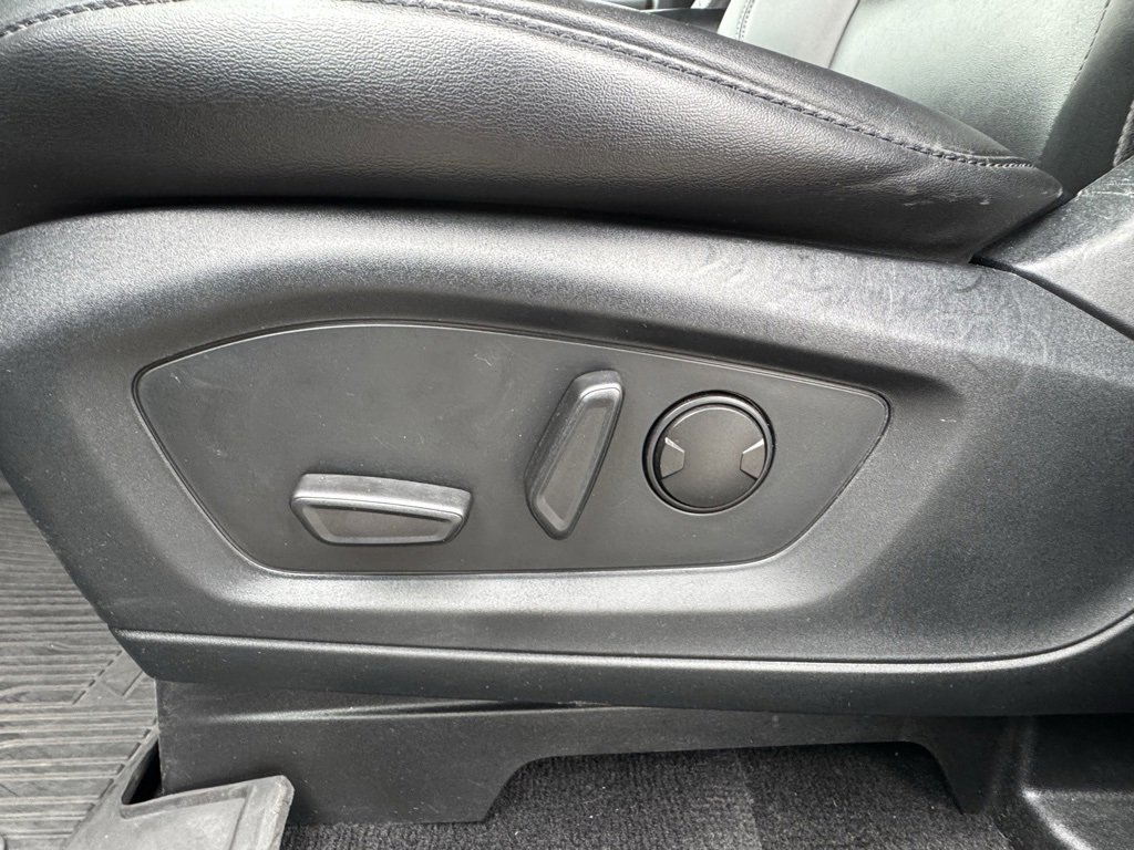 Used 2022 Ford Explorer XLT w/ Equipment Group 202A image 20